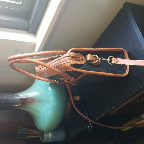 Vintage Dooney & Bourke pebbled leather satchel- A Classic Bag - Picture 4 of 10